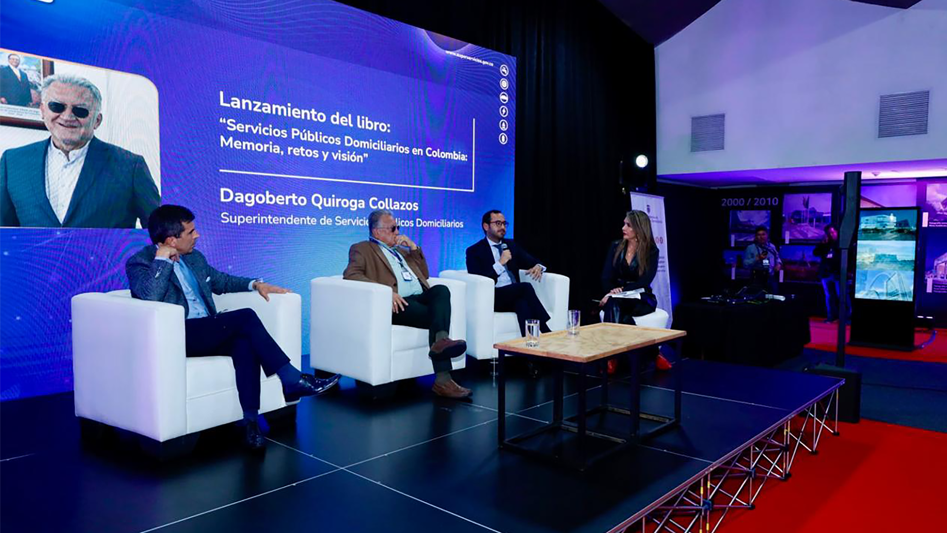 Acto de lanzamiento del libro ‘Servicios Públicos Domiciliarios en Colombia’ en el que participaron Dagoberto Quiroga Collazos