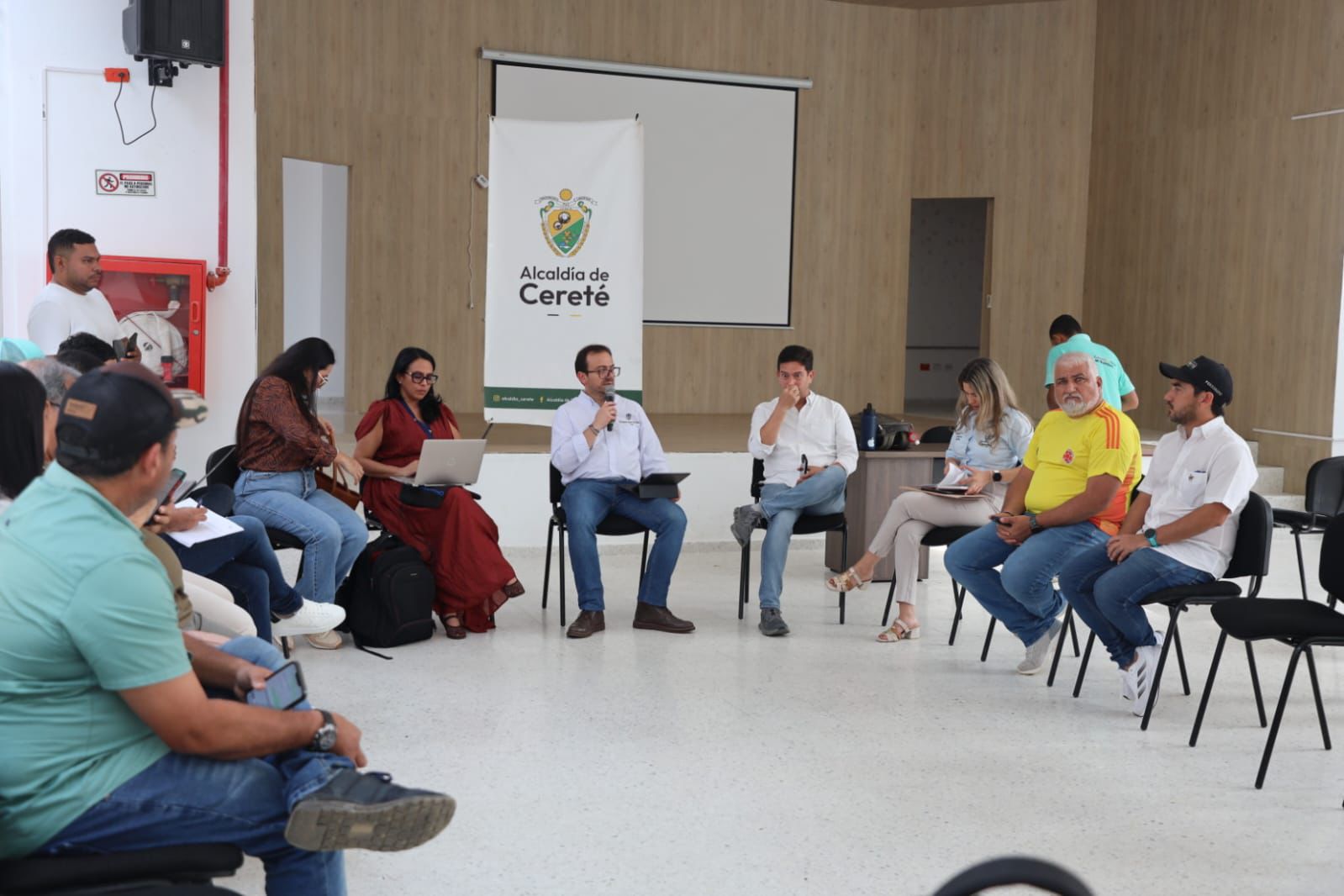 Superintendente visita prestador Aqualia