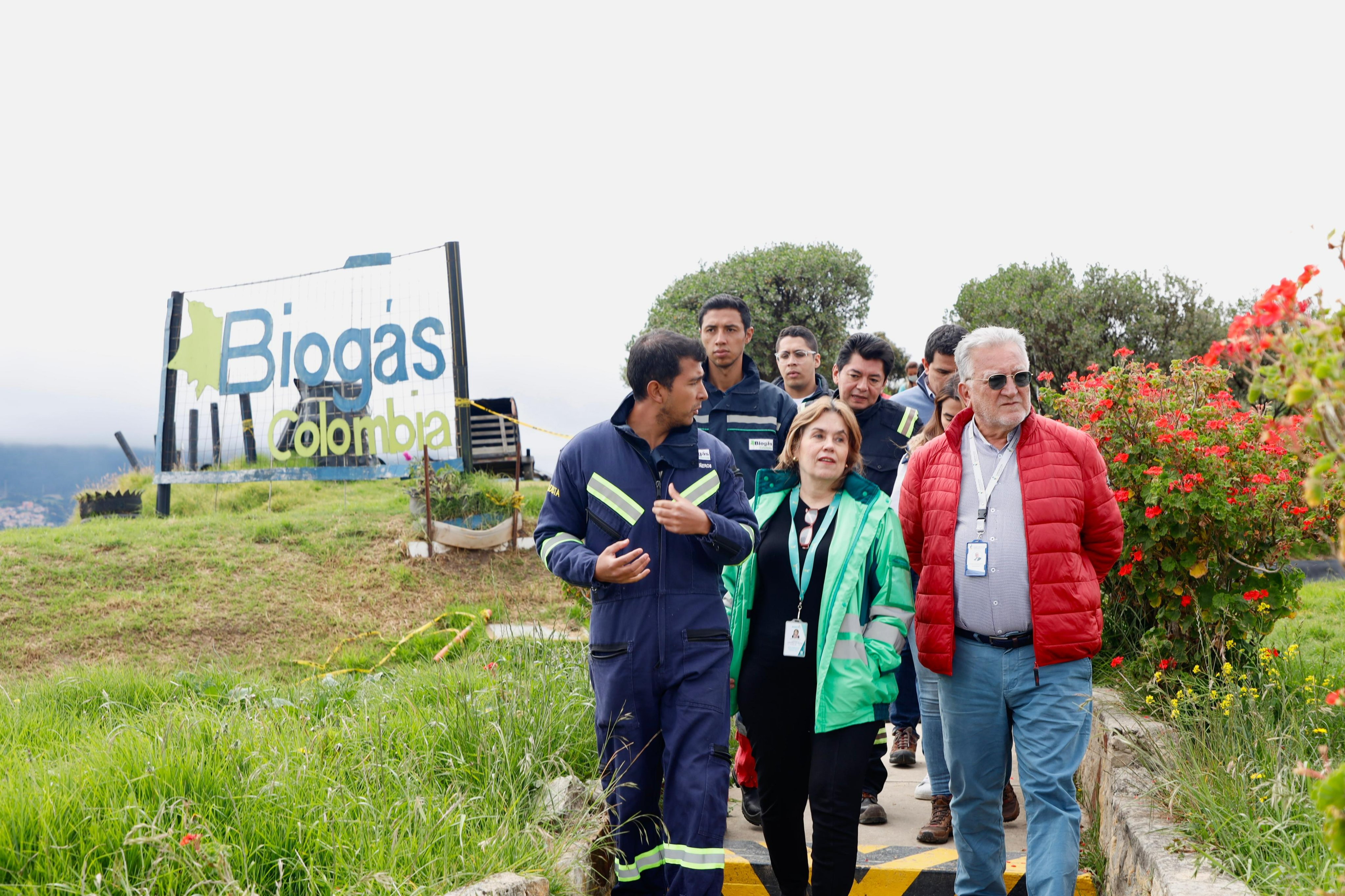El superintendente, Dagoberto Quiroga y la directora de la UAESP, Consuelo Ordóñez, destacaron el proyecto de biogás del Parque de Innovación Doña Juana.