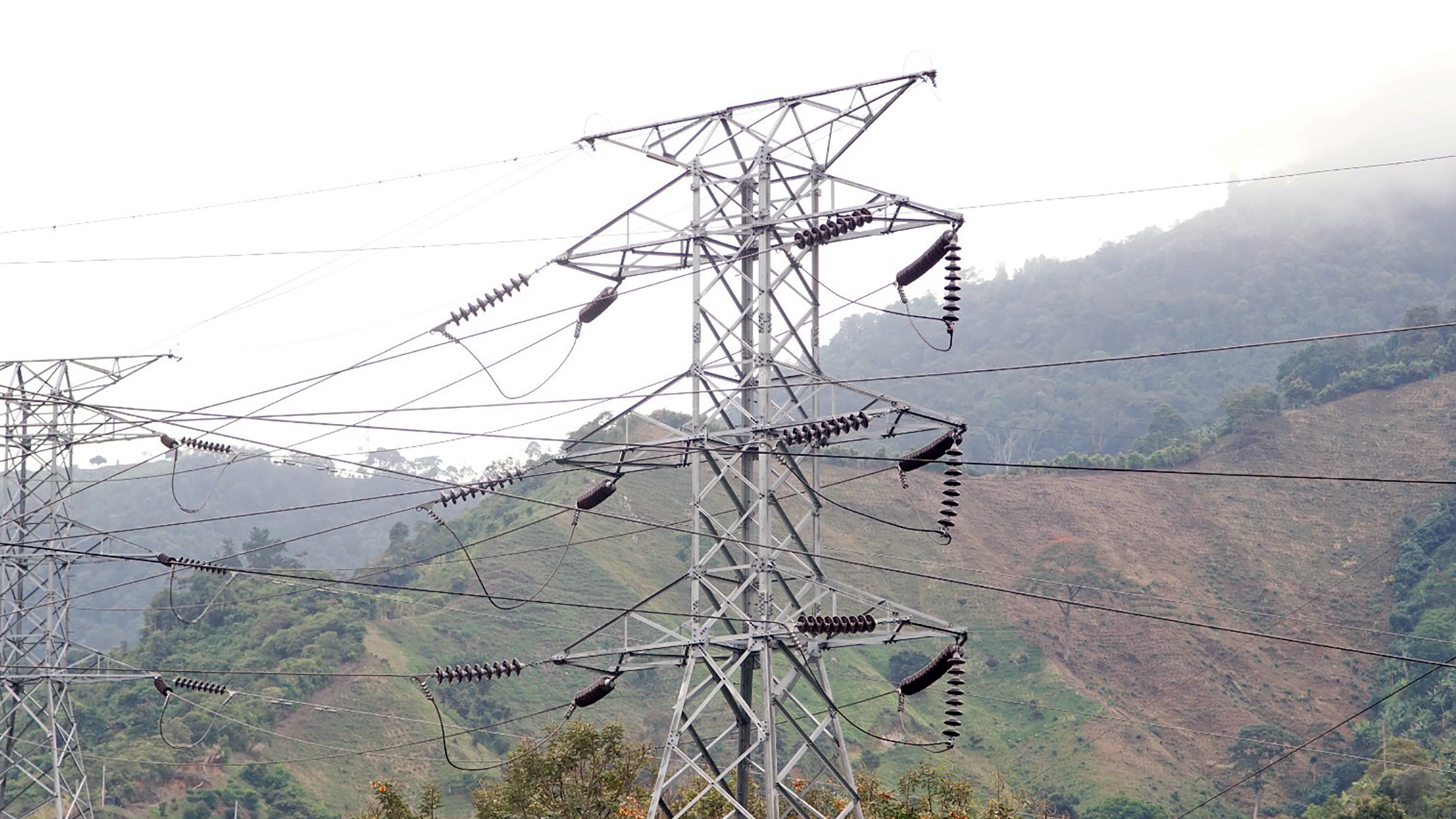 Torres de línea eléctrica 