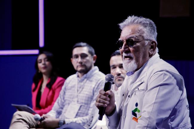 Superintendente Dagoberto Quiroga Collazos en el panel Tecnologías Emergentes